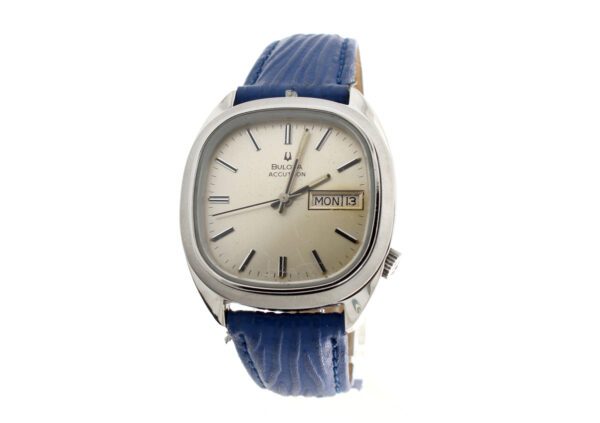 BULOVA Accutron Herrenarmbanduhr in Edelstahl, Lederband und Daydate.