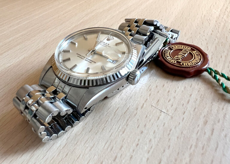 ROLEX Oyster Perpetual Datejust Herrenuhr in Edelstahlgehäuse, Automatikwerk, Schraubkrone, Datum mit Lupe. - Juwelier Master ROLEX Oyster Perpetual Datejust Herrenuhr in Edelstahlgehäuse, Automatikwerk, Schraubkrone, Datum mit Lupe. - Juwelier Master