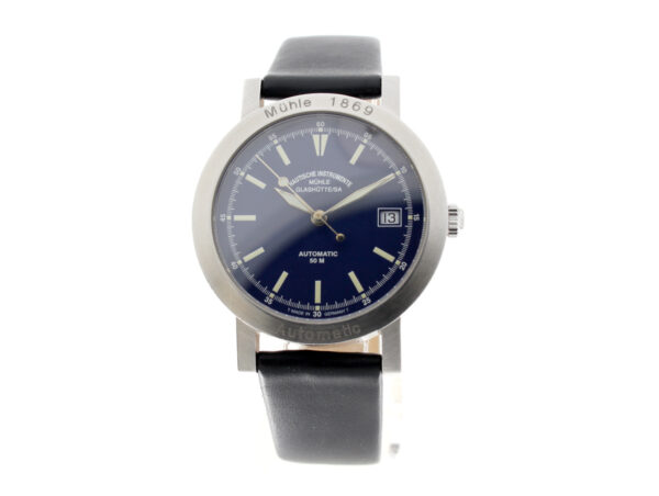 MÜHLE GLASHÜTTE Herrenuhr mit Edelstahlgehäuse, ETA-Automatikwerk, Lederband, Glasboden mit Holzbox.