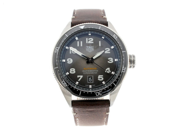 TAG HEUER Autavia Herrenuhr mit Edelstahlgehäuse, Drehlünette, Datum im Full-Set.