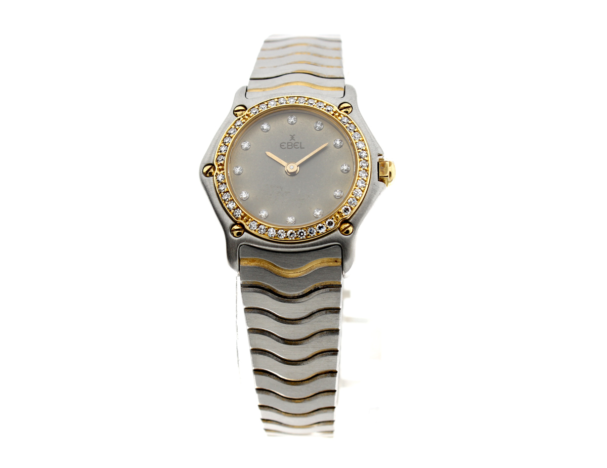 EBEL Classic Wave Damenuhr mit Gold-/ Stahlgehäuse (Bicolor), Quartzwerk , Diamanten im Ziffernblatt und Diamantbesatz auf Lünette.