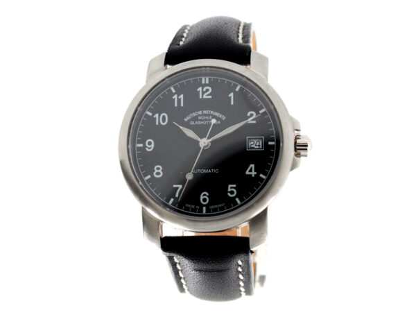 NAUTISCHE INSTRUMENTE MÜHLE GLASHÜTTE Herrenuhr mit Edelstahlgehäuse, Lederband, Dornschließe.